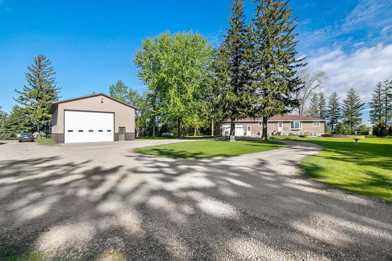 12964 E 270th St, Kenyon, MN 55946