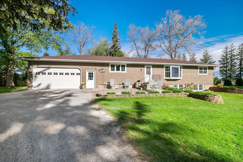 12964 E 270th St, Kenyon, MN 55946