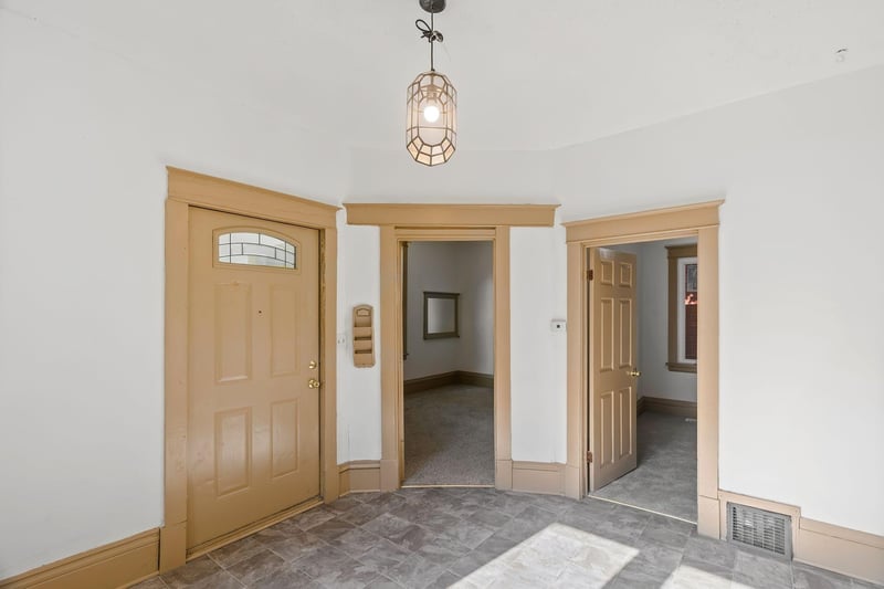 1035 Magnolia Ave E, Saint Paul, MN 55106
