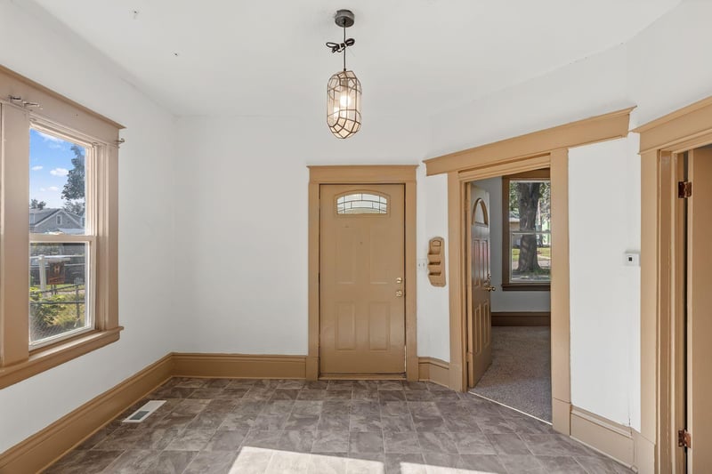 1035 Magnolia Ave E, Saint Paul, MN 55106