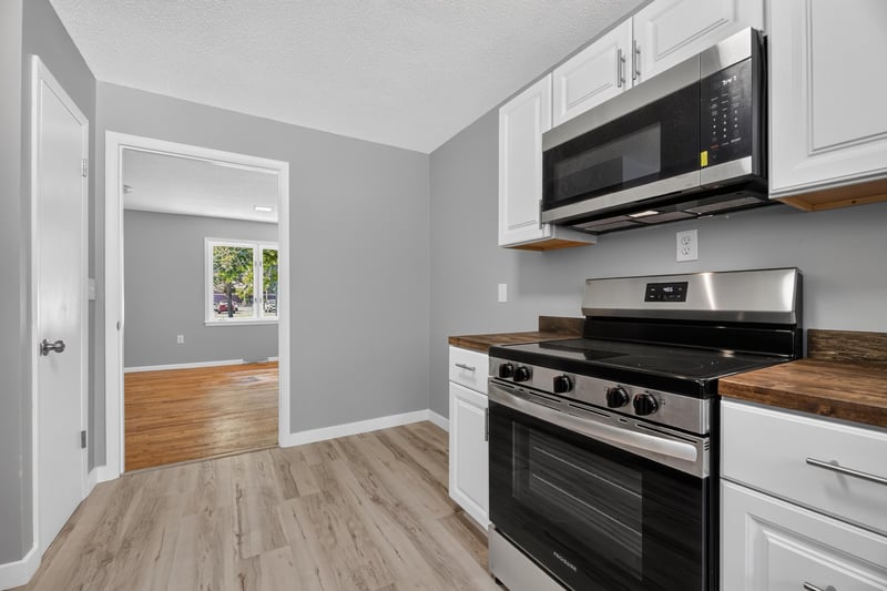 6096 Elm St, North Branch, MN 55056