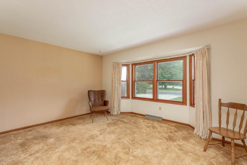 1833 Crestview Dr, New Ulm, MN 56073