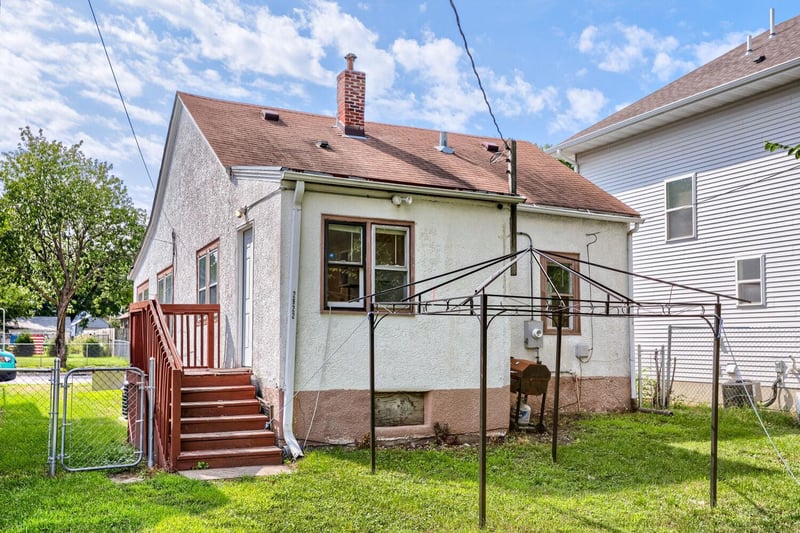2922 Sheridan Ave N, Minneapolis, MN 55411