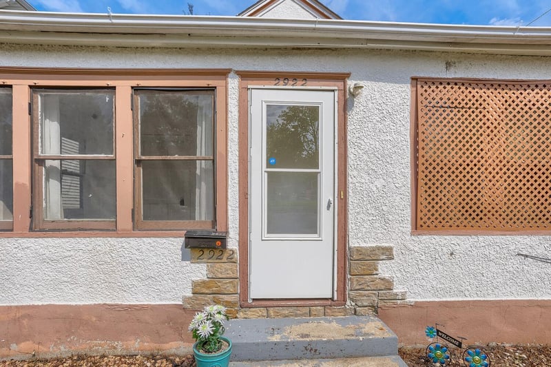 2922 Sheridan Ave N, Minneapolis, MN 55411