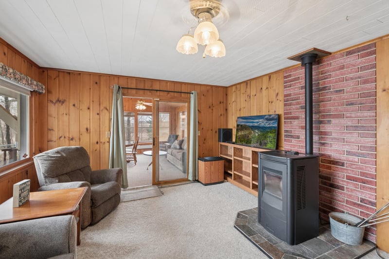 2108 Peninsula Dr, Mora, MN 55051