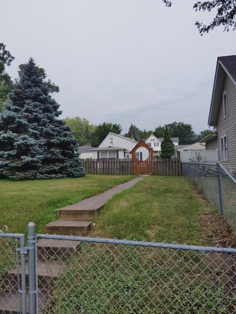 1744 York Ave, Saint Paul, MN 55106