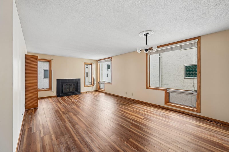 3058 Lake Shore Dr #A, Minneapolis, MN 55416