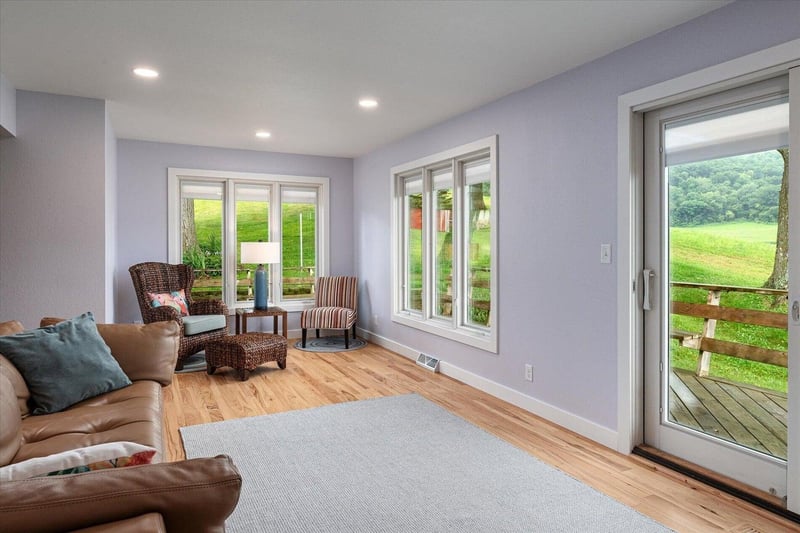 4251 Paar St, La Crescent, MN 55947