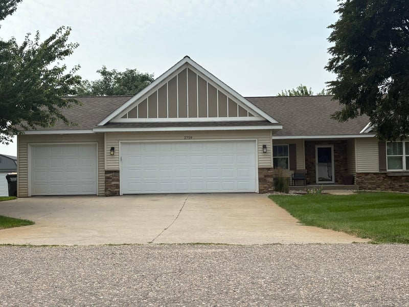 2759 11th Ave SE, Willmar, MN 56201