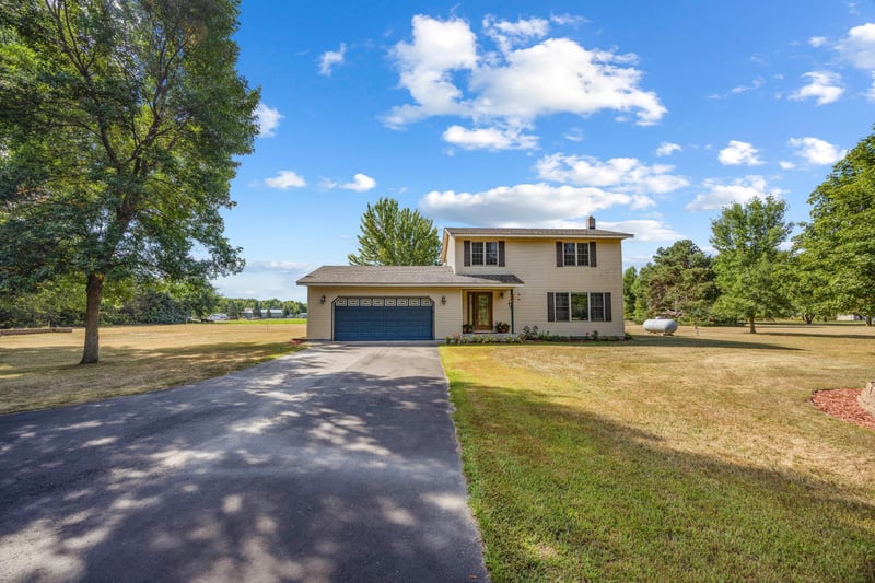 409 127th St NE, Monticello, MN 55362