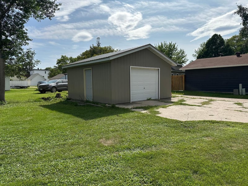 623 Horace Ave N, Thief River Falls, MN 56701