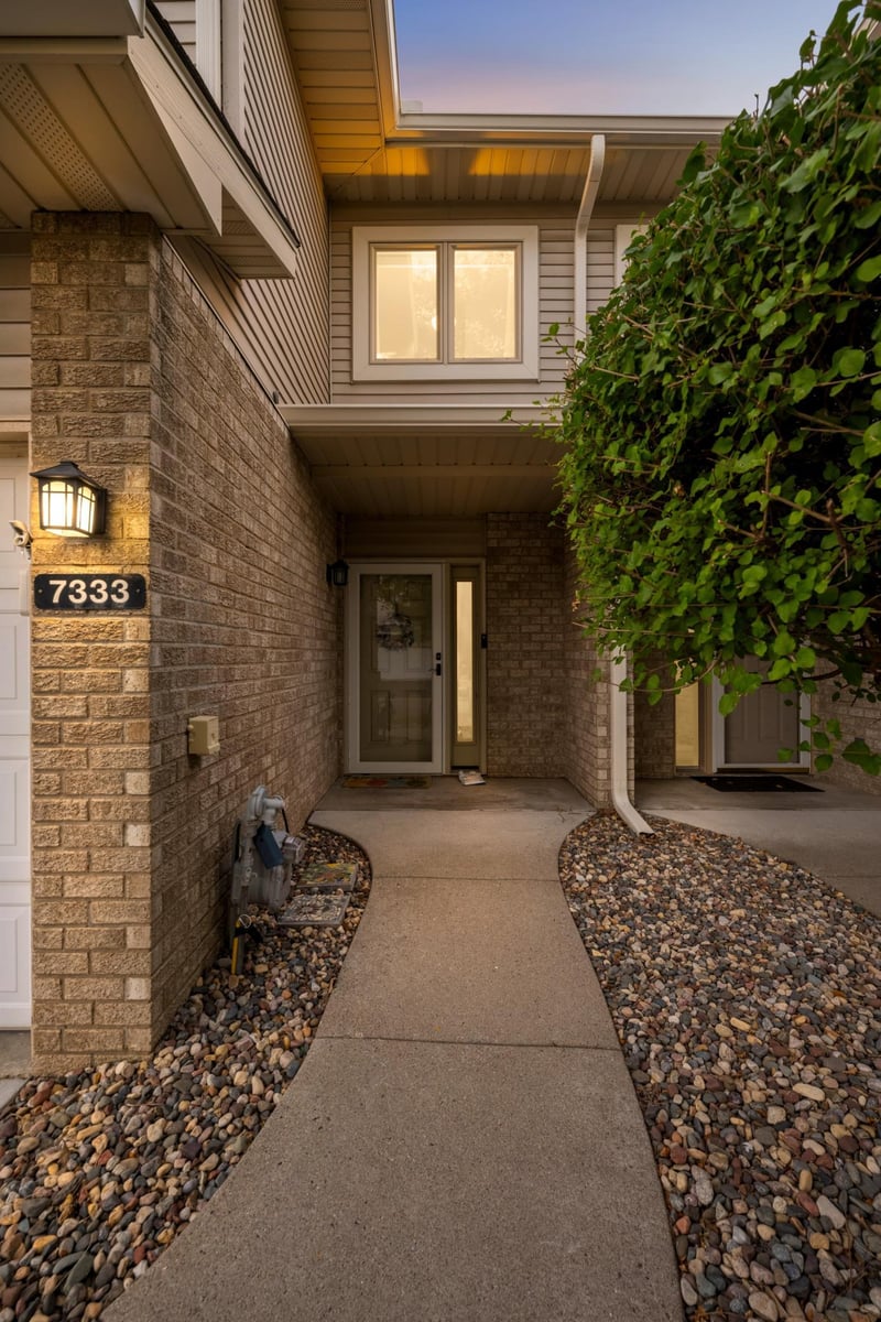 7333 Bolton Way, Inver Grove Heights, MN 55076