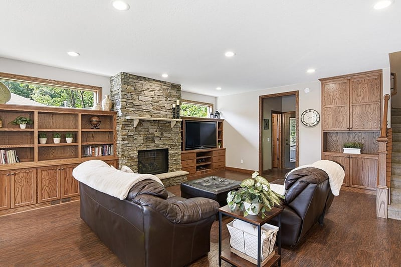 919 Parkview Ln, Sartell, MN 56377