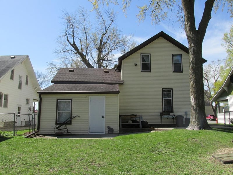 23 6th St NW, Rochester, MN 55901