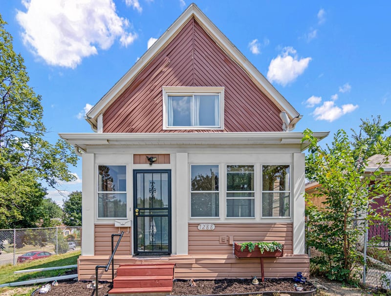 1288 Edgerton St, Saint Paul, MN 55130