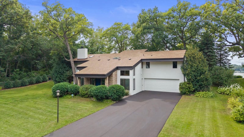 5605 Evergreen Ln N, Plymouth, MN 55442
