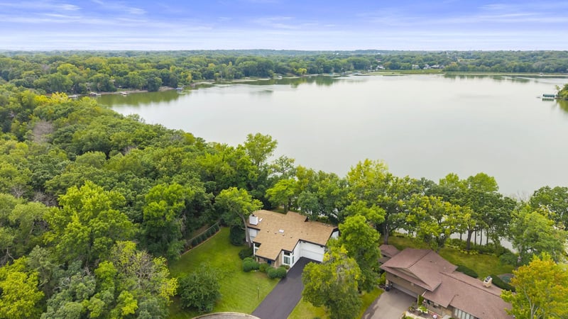5605 Evergreen Ln N, Plymouth, MN 55442