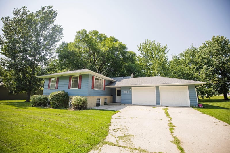 1000 W 4th St, Morris, MN 56267