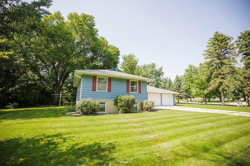 1000 W 4th St, Morris, MN 56267