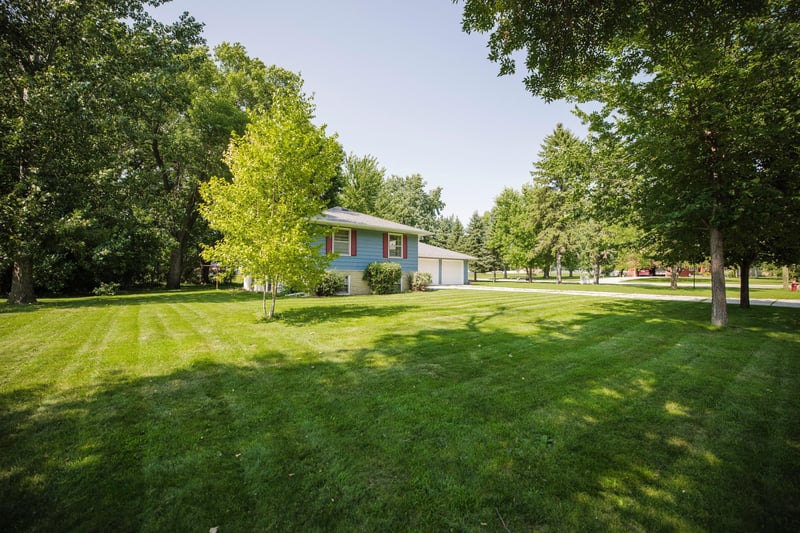 1000 W 4th St, Morris, MN 56267