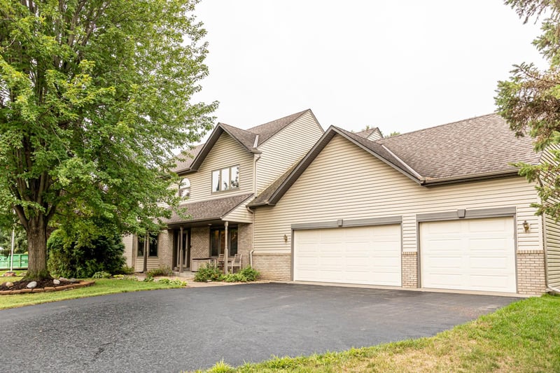 15110 Avocet St NW, Andover, MN 55304