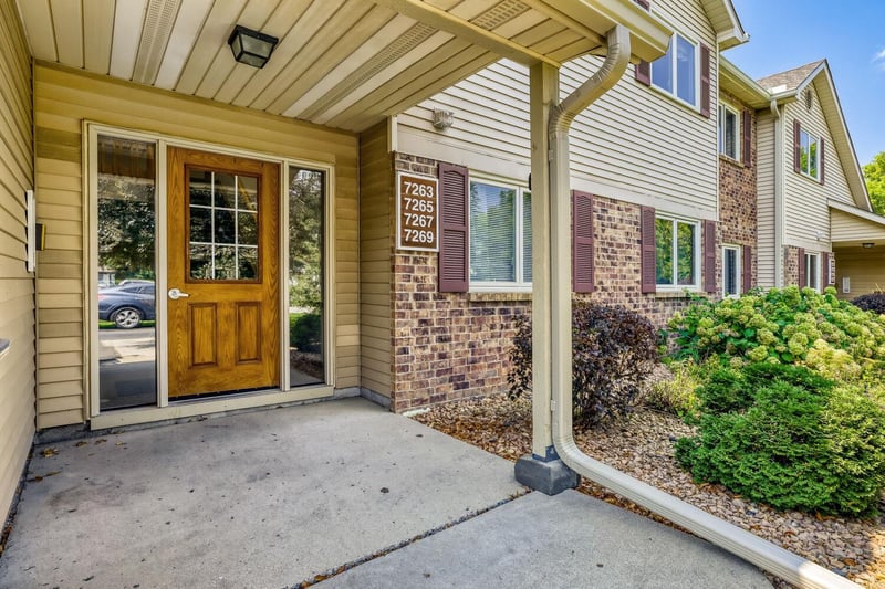 7267 Hunters Rn #46C, Eden Prairie, MN 55346