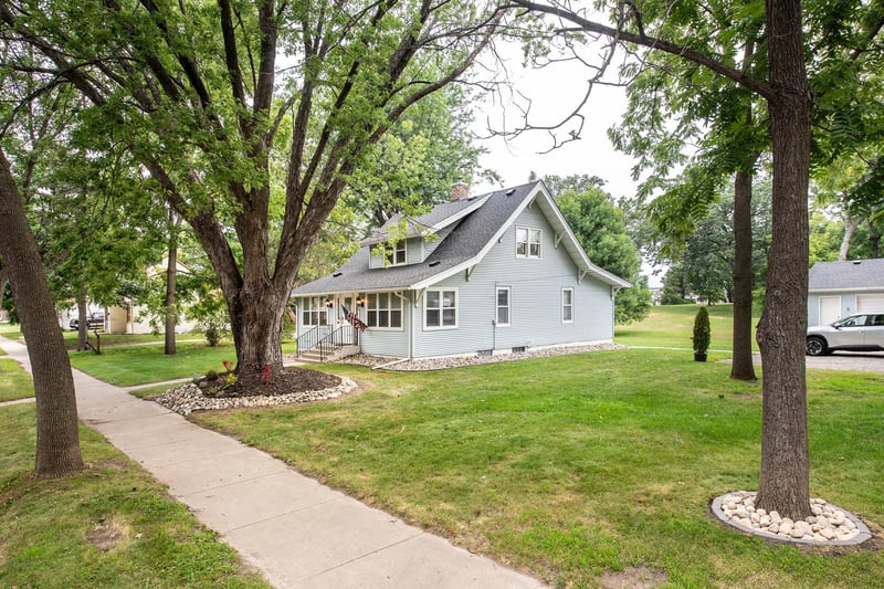 305 8th Ave E, Alexandria, MN 56308