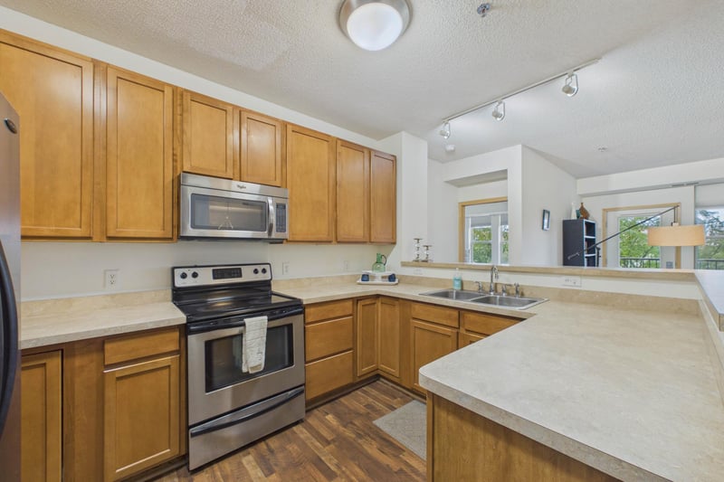 150 E Burnsville Pw #309, Burnsville, MN 55337