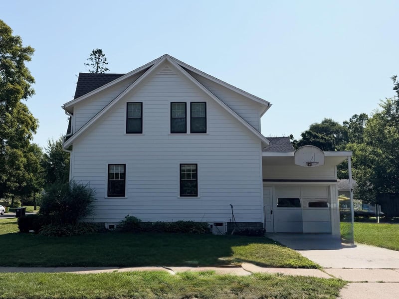 539 W Grand Ave, Eau Claire, WI 54703