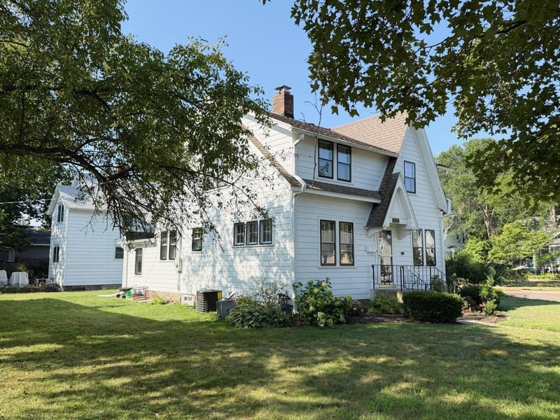 539 W Grand Ave, Eau Claire, WI 54703