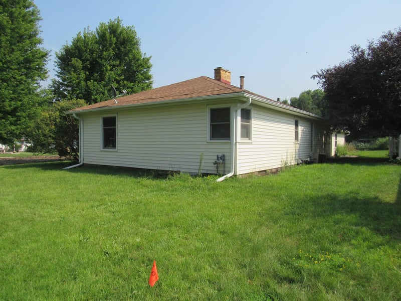 406 S Linton St, Blue Earth, MN 56013