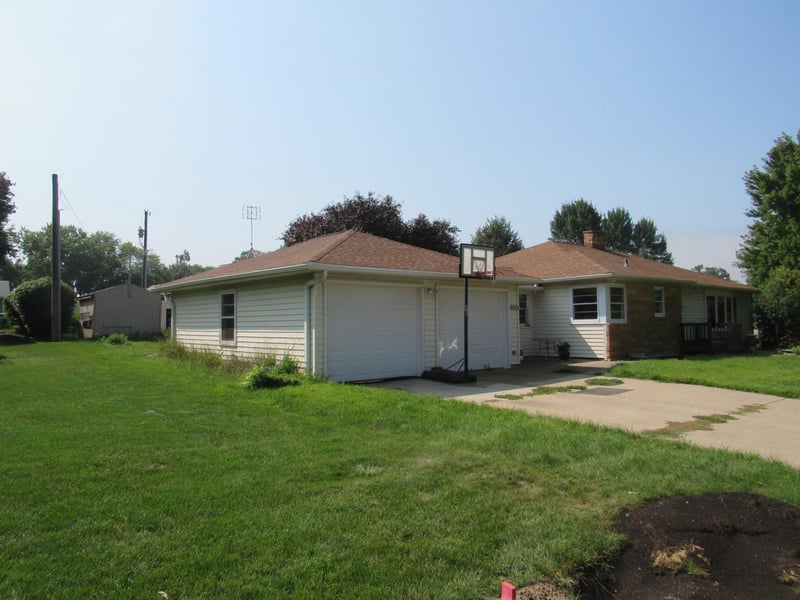 406 S Linton St, Blue Earth, MN 56013