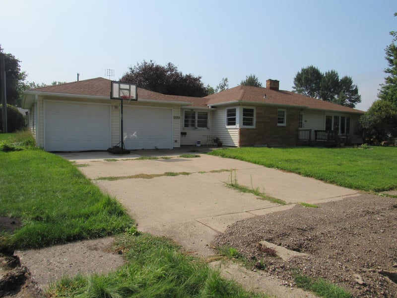 406 S Linton St, Blue Earth, MN 56013