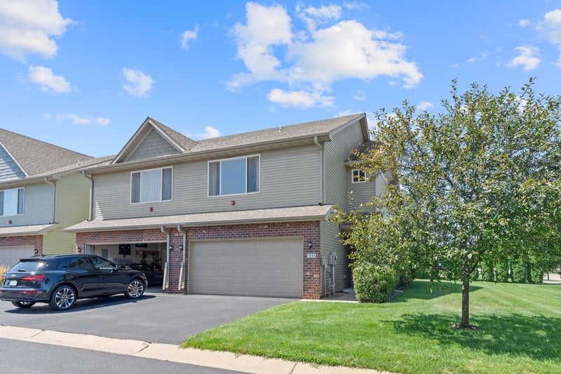 7893 Gotland Ln, Circle Pines, MN 55014