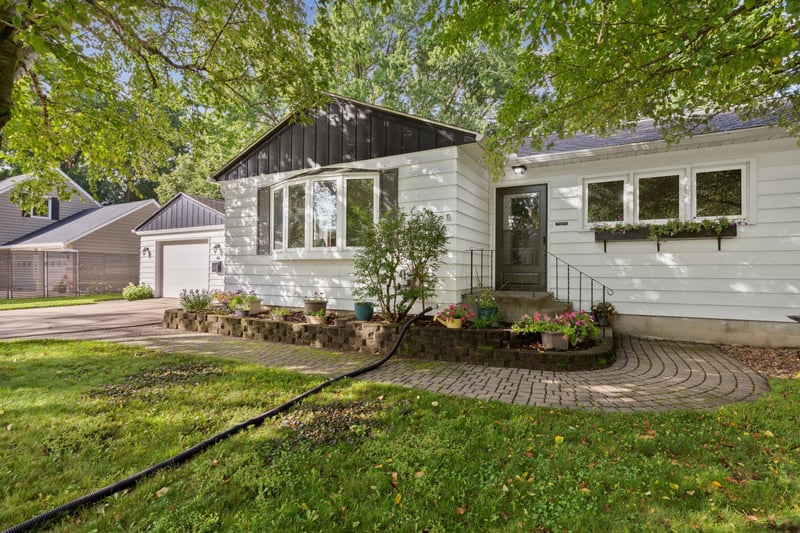 116 Ridgely Rd, Mankato, MN 56001