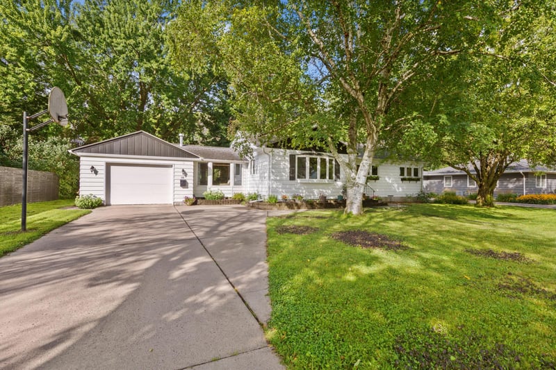 116 Ridgely Rd, Mankato, MN 56001
