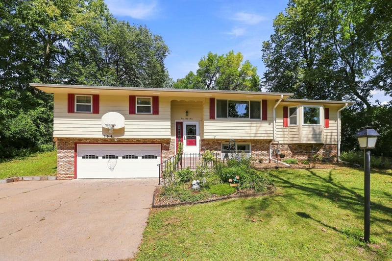 154 Yoho Dr, Anoka, MN 55303