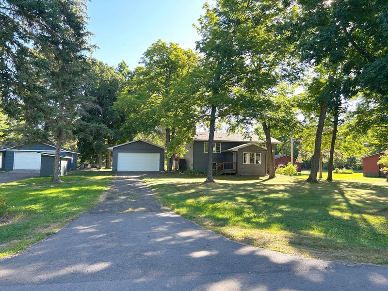 16542 329th Ave, Isle, MN 56342