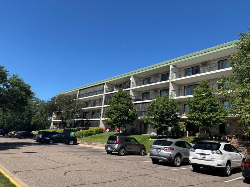10521 Cedar Lake Rd #411, Minnetonka, MN 55305