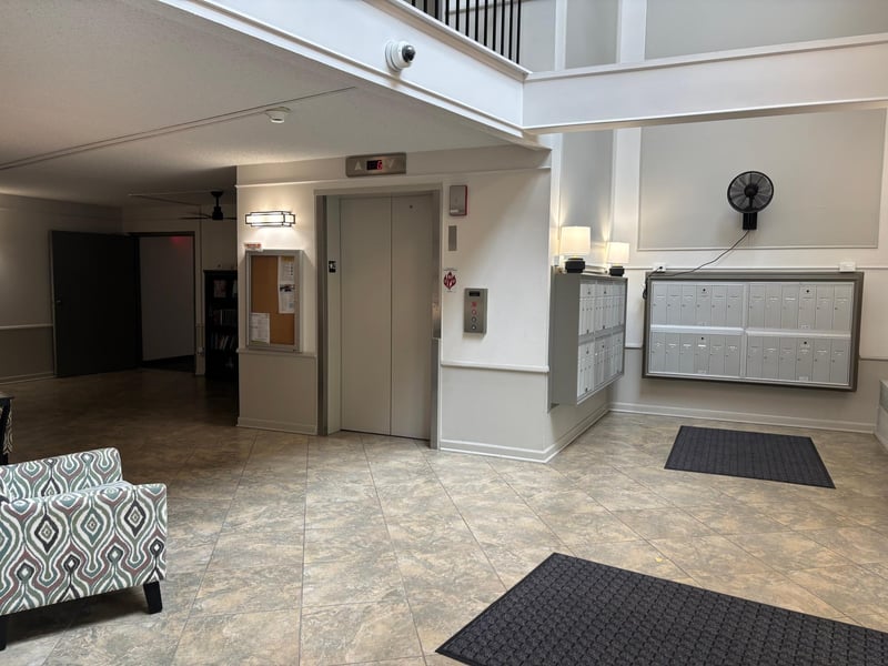 10521 Cedar Lake Rd #411, Minnetonka, MN 55305