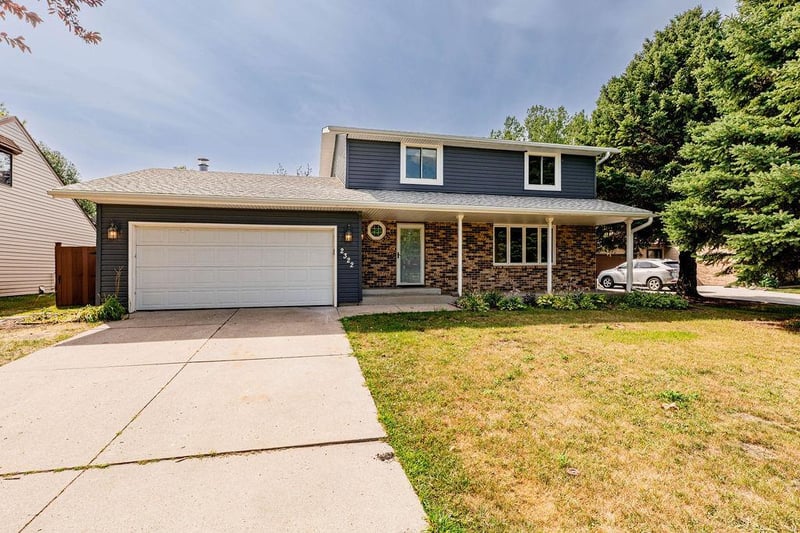 2322 Cromwell St S, Moorhead, MN 56560