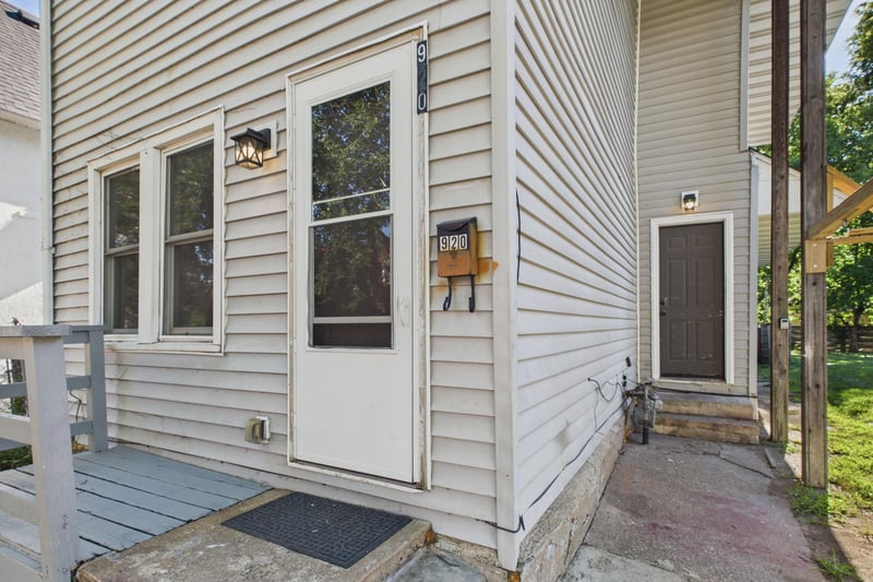 920 Farrington St, Saint Paul, MN 55117