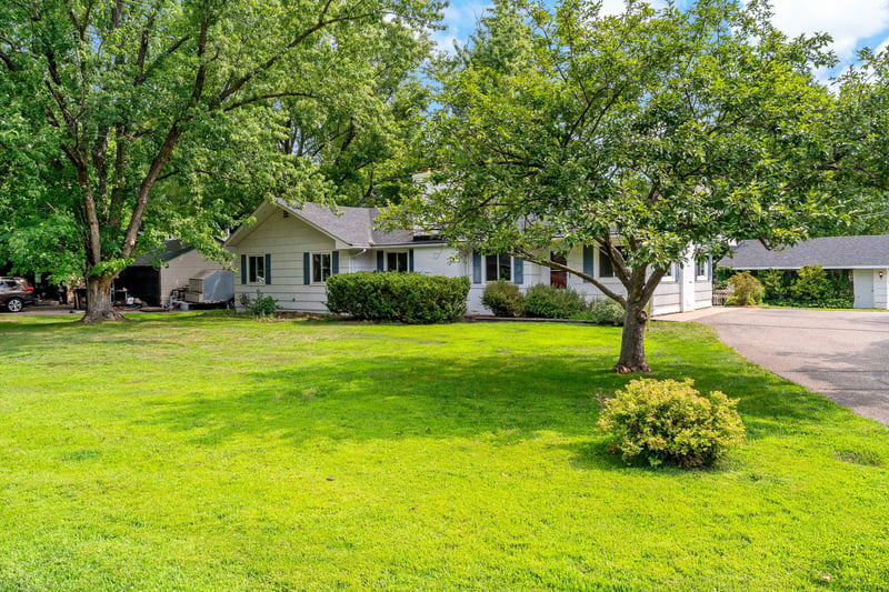 3567 Leroy St, Deephaven, MN 55391
