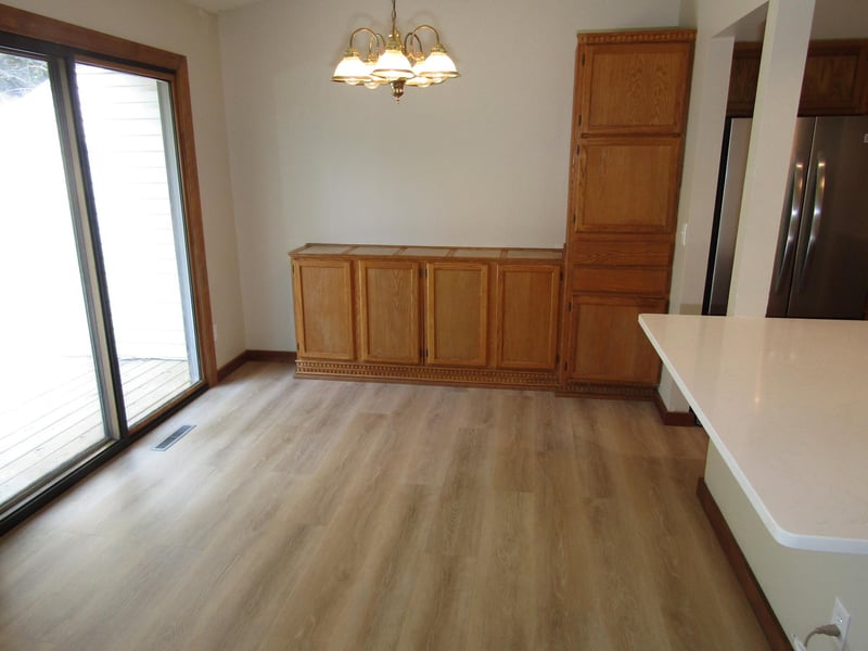 6702 Kara Dr, Eden Prairie, MN 55346
