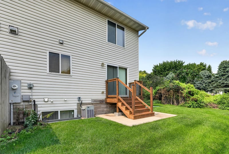 327 10th Ave NW, Byron, MN 55920