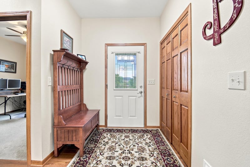 1572 Gray Fox Dr NE, Owatonna, MN 55060