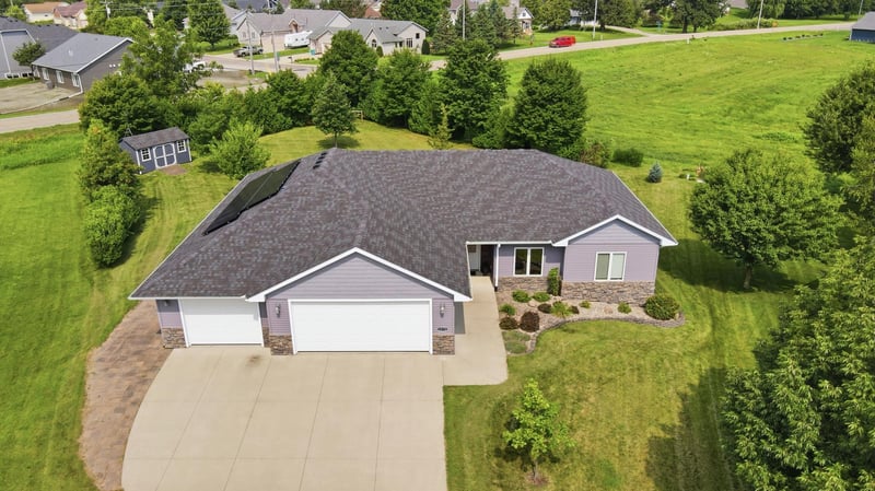 1572 Gray Fox Dr NE, Owatonna, MN 55060
