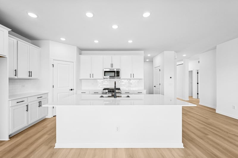 1494 Tyrone Dr, Shakopee, MN 55379