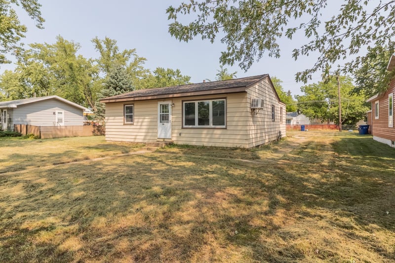 916 34th Ave N, Saint Cloud, MN 56303