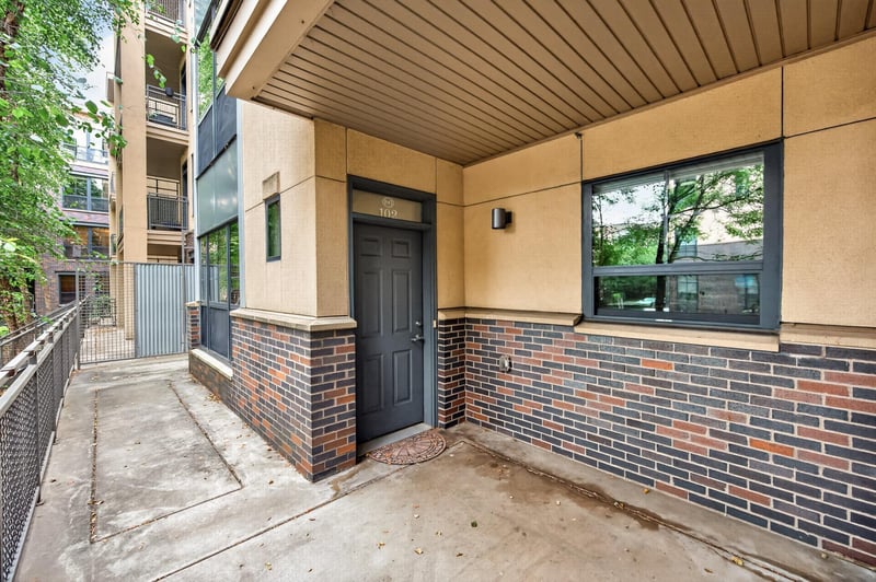 2565 Franklin Ave #102, Saint Paul, MN 55114